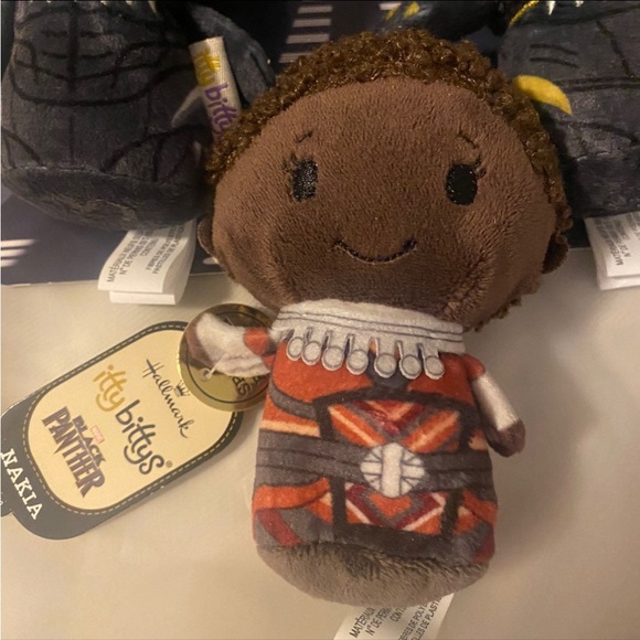 Hallmark Black Panther IttyBittys Lot: Black Panther, Erik Killmonger & Nakia - Picture 4 of 9